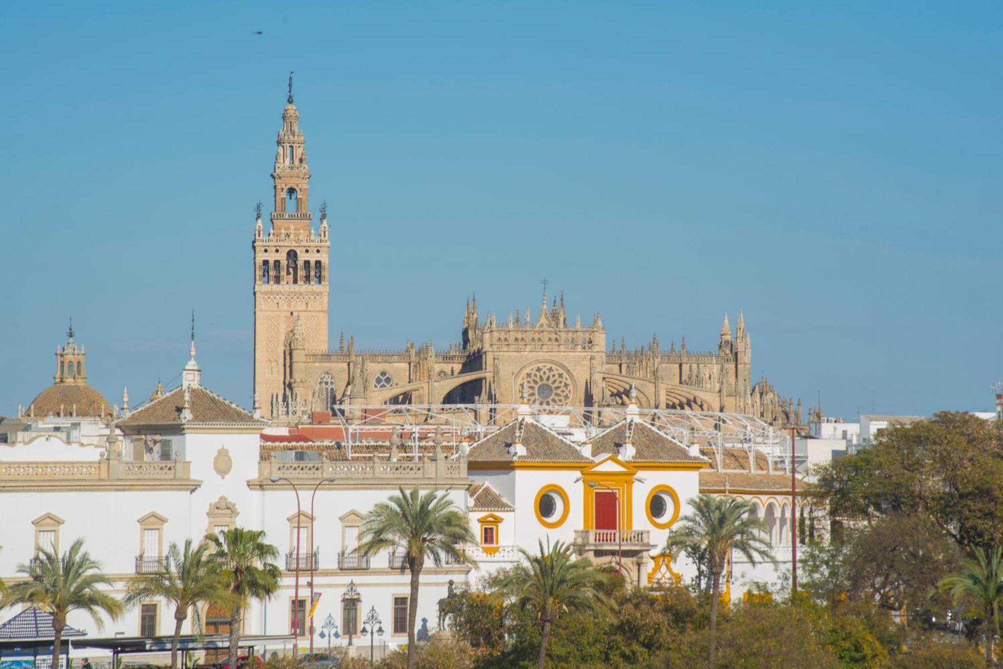 Apartamentos Luxury Puente De Triana Sevilla Exterior foto