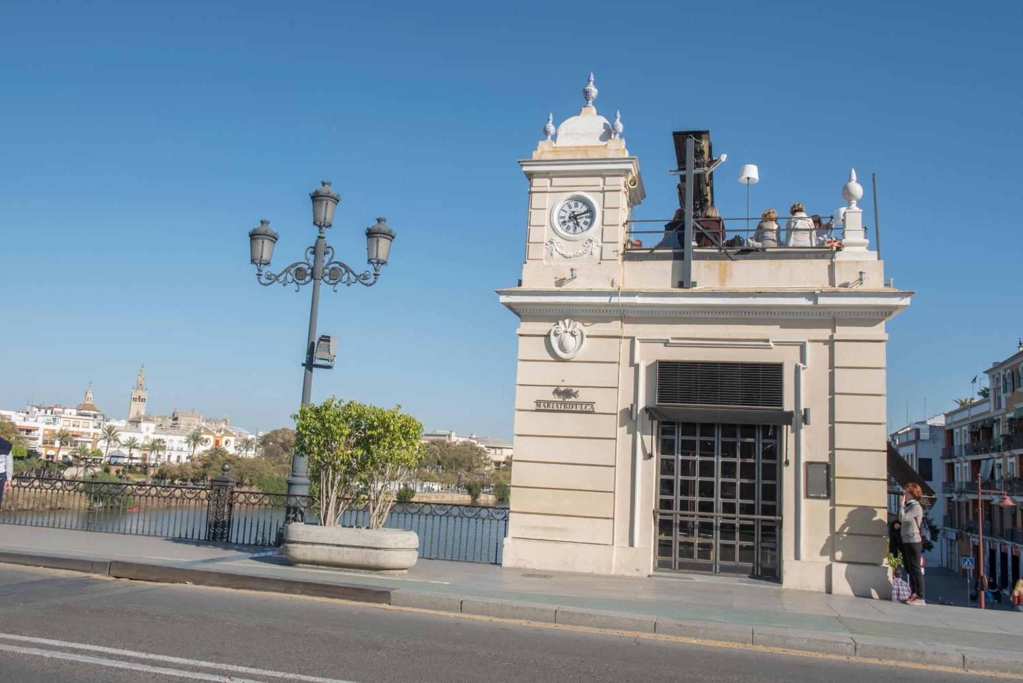 Apartamentos Luxury Puente De Triana Sevilla Exterior foto