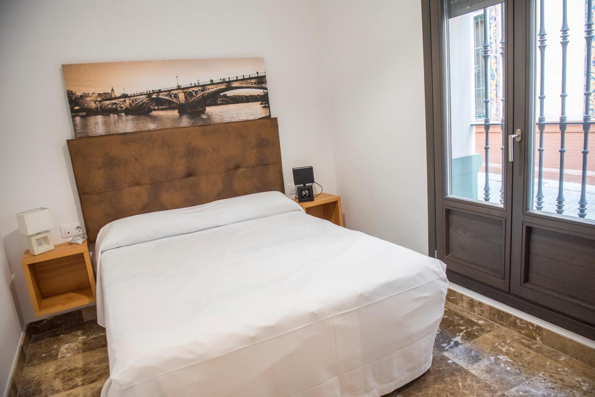 Apartamentos Luxury Puente De Triana Sevilla Exterior foto