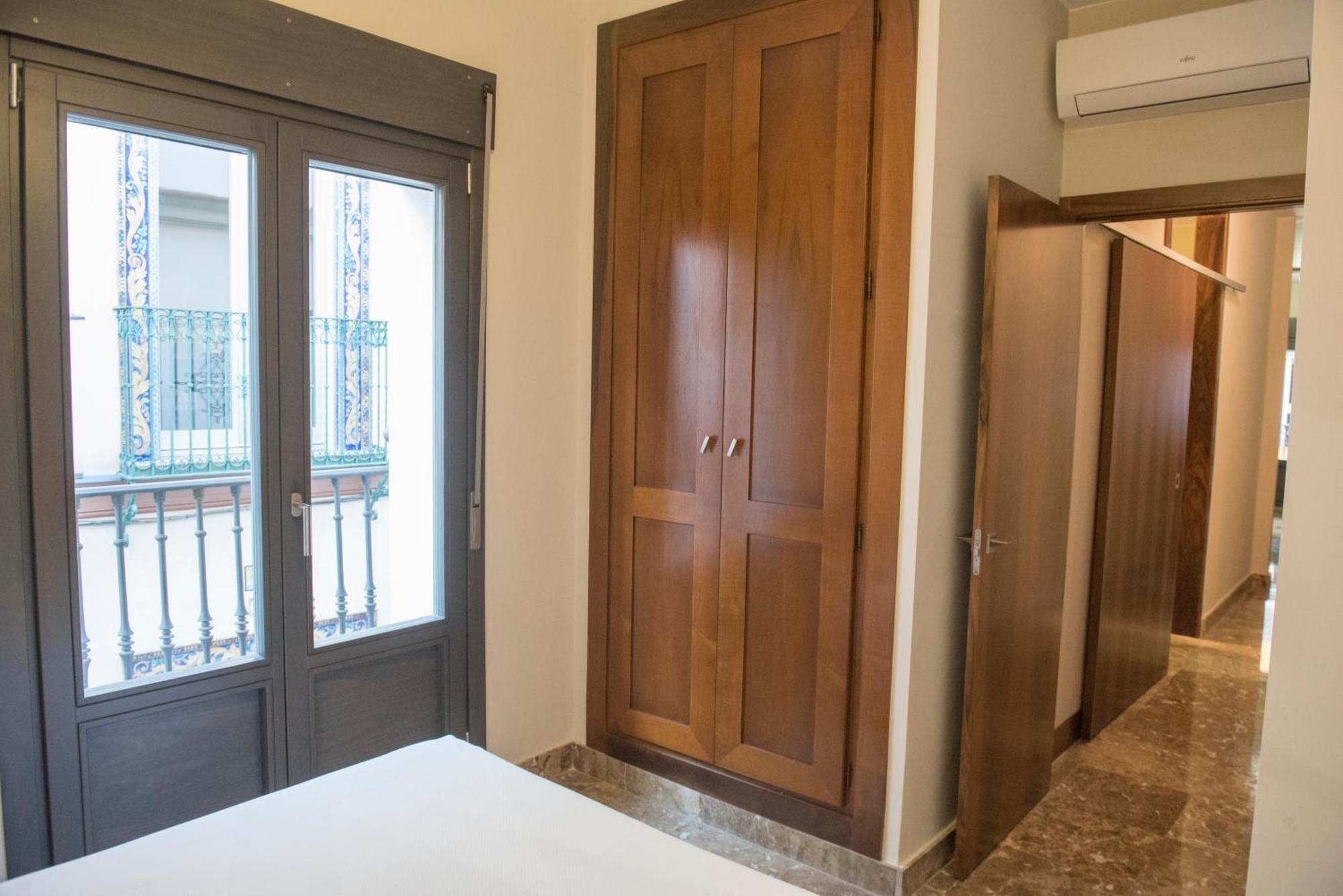 Apartamentos Luxury Puente De Triana Sevilla Exterior foto