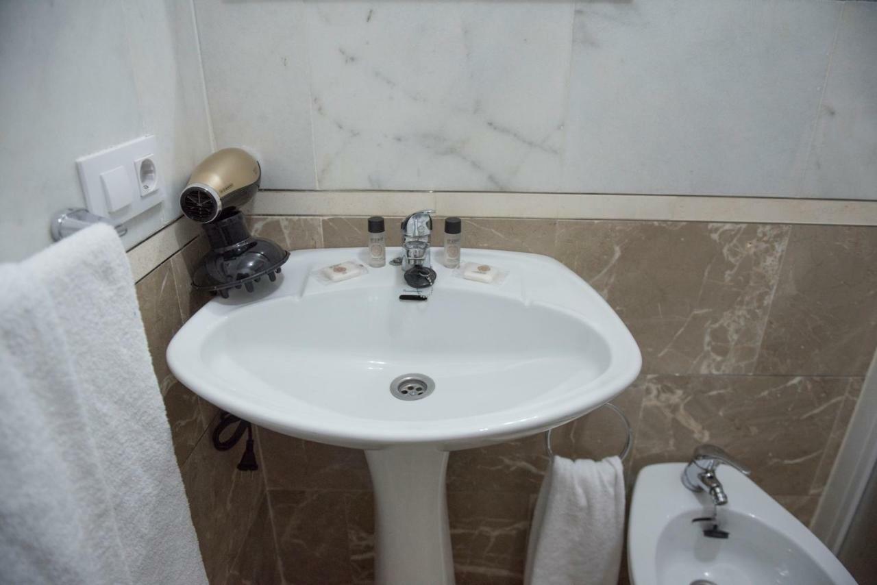Apartamentos Luxury Puente De Triana Sevilla Exterior foto