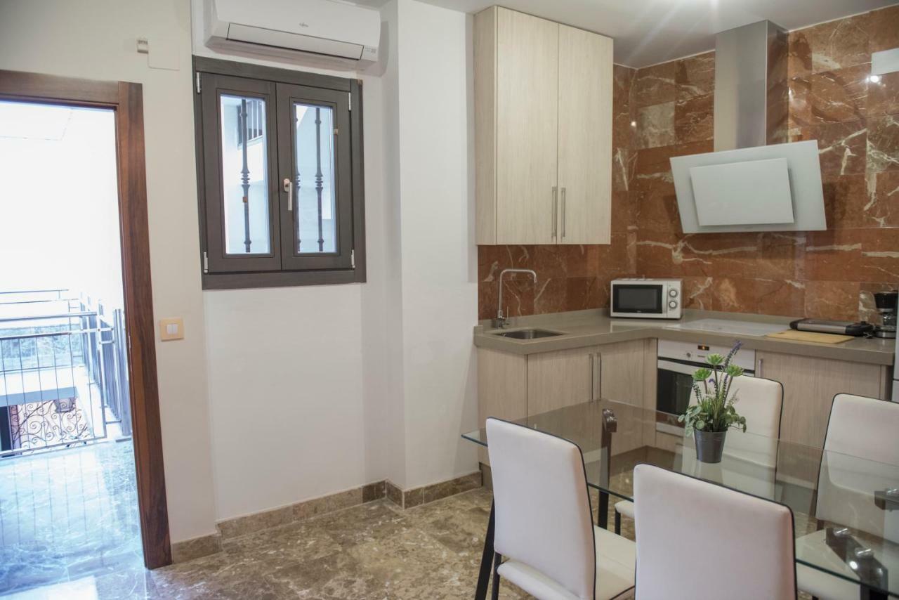 Apartamentos Luxury Puente De Triana Sevilla Exterior foto