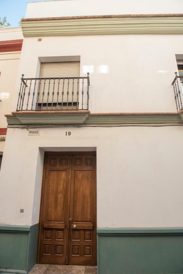 Apartamentos Luxury Puente De Triana Sevilla Exterior foto